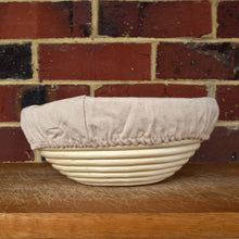 Load image into Gallery viewer, Round banneton proofing basket (natural rattan with liner)